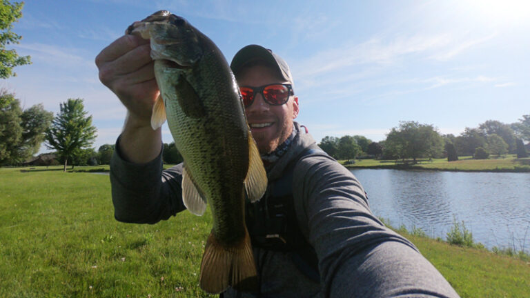 Muckin Rigs Muckin’ Largemouth Bass from the Bank – The Minimalist Fisherman