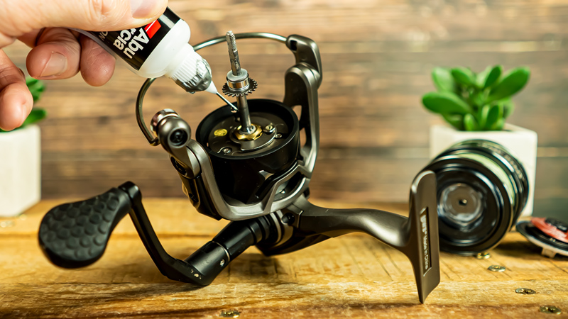 How to Oil a Spinning Reel Tutorial Maintenance Lews Lew's