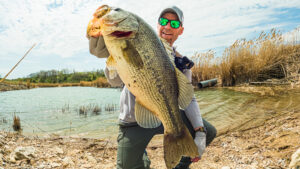The Crowbar Rig Largemouth Bass Fishing Snapping Turtle Pond Bank