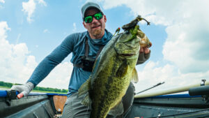 jon boat fishing largemouth midwest pads wood algae thick slop crowbar rowing row boat paddle paddles