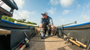 jon boat fishing largemouth midwest pads wood algae thick slop crowbar rowing row boat paddle paddles