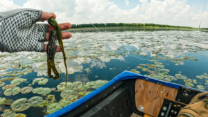 jon boat fishing largemouth midwest pads wood algae thick slop crowbar rowing row boat paddle paddles
