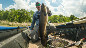 jon boat fishing bowfin midwest pads wood algae thick slop crowbar rowing row boat paddle paddles