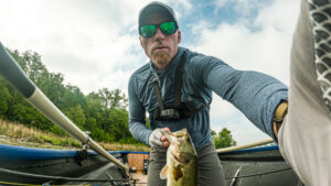 jon boat fishing largemouth midwest pads wood algae thick slop crowbar rowing row boat paddle paddles