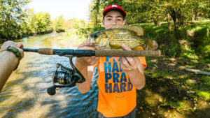 Kids Fishing Creek Liam Finn Rock Bass