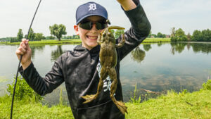 Kids Fishing Kid Illinois Finn Bullfrog Frog City Lake Suburban