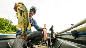 Jon Boat / Row Boat Rowboat Bass Fishing Lake Largemouth Hopper Crowbar