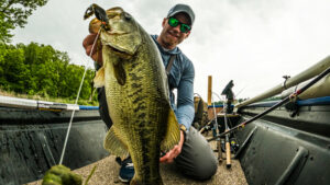 Jon Boat / Row Boat Rowboat Bass Fishing Lake Largemouth Hopper Crowbar
