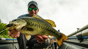 Jon Boat / Row Boat Rowboat Bass Fishing Lake Largemouth Hopper Crowbar