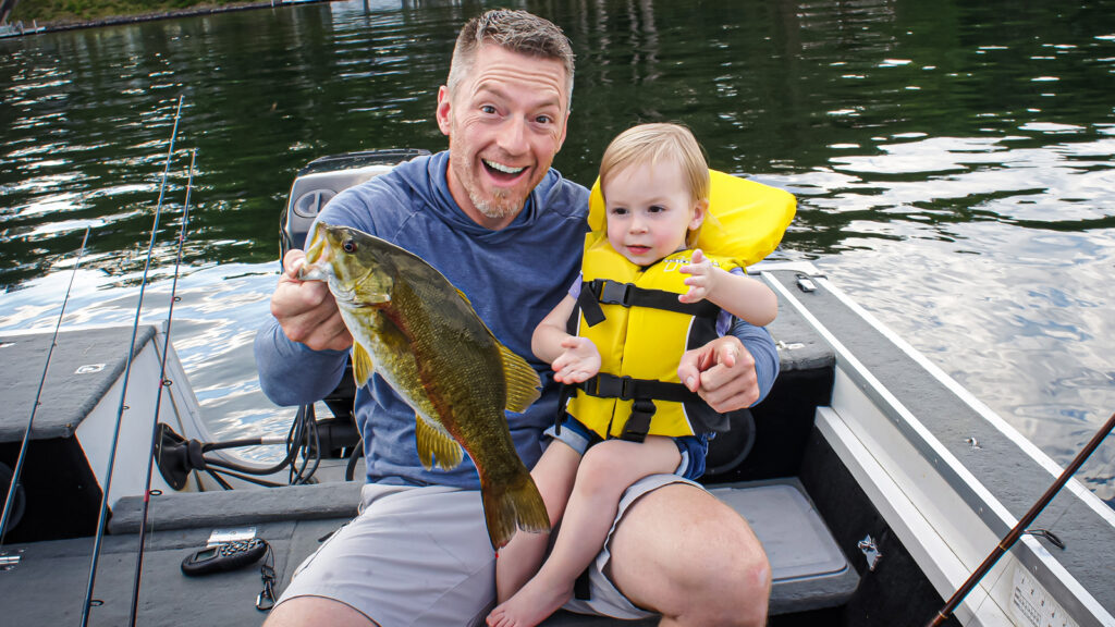 Manitowish Waters Fishing Hauser Minimalist Fisherman Smallmouth Family Pivot